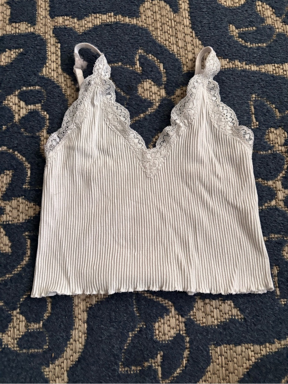 Lace-Trim Ribbed V-Neck Women's Tank Top - White